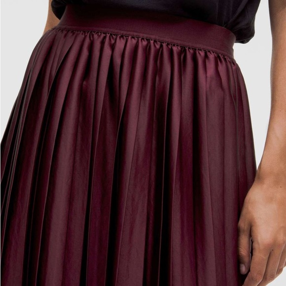 Lululemon Satin Pleated Midi Skirt in Garnet - Picture 4 of 8